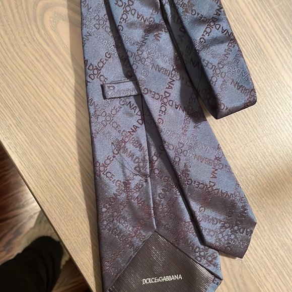 Mens Dolce Gabbana tie. Bluey/grey colour with embossing of brand. - Picture 5 of 11